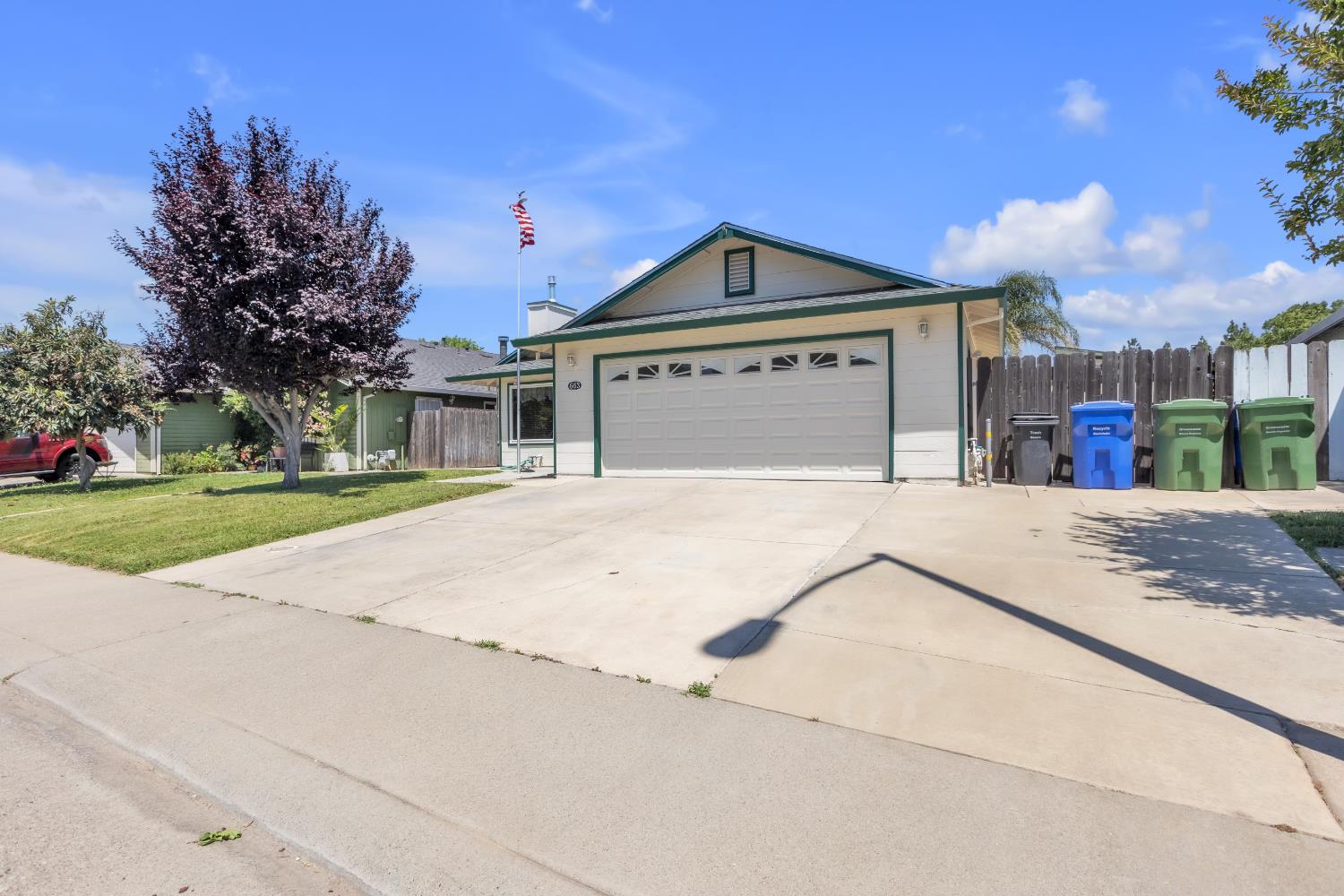663 Carr Way