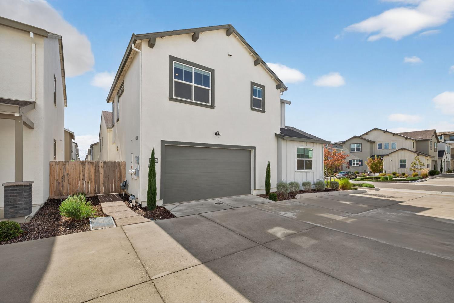 3156 Sunny Gate Lane