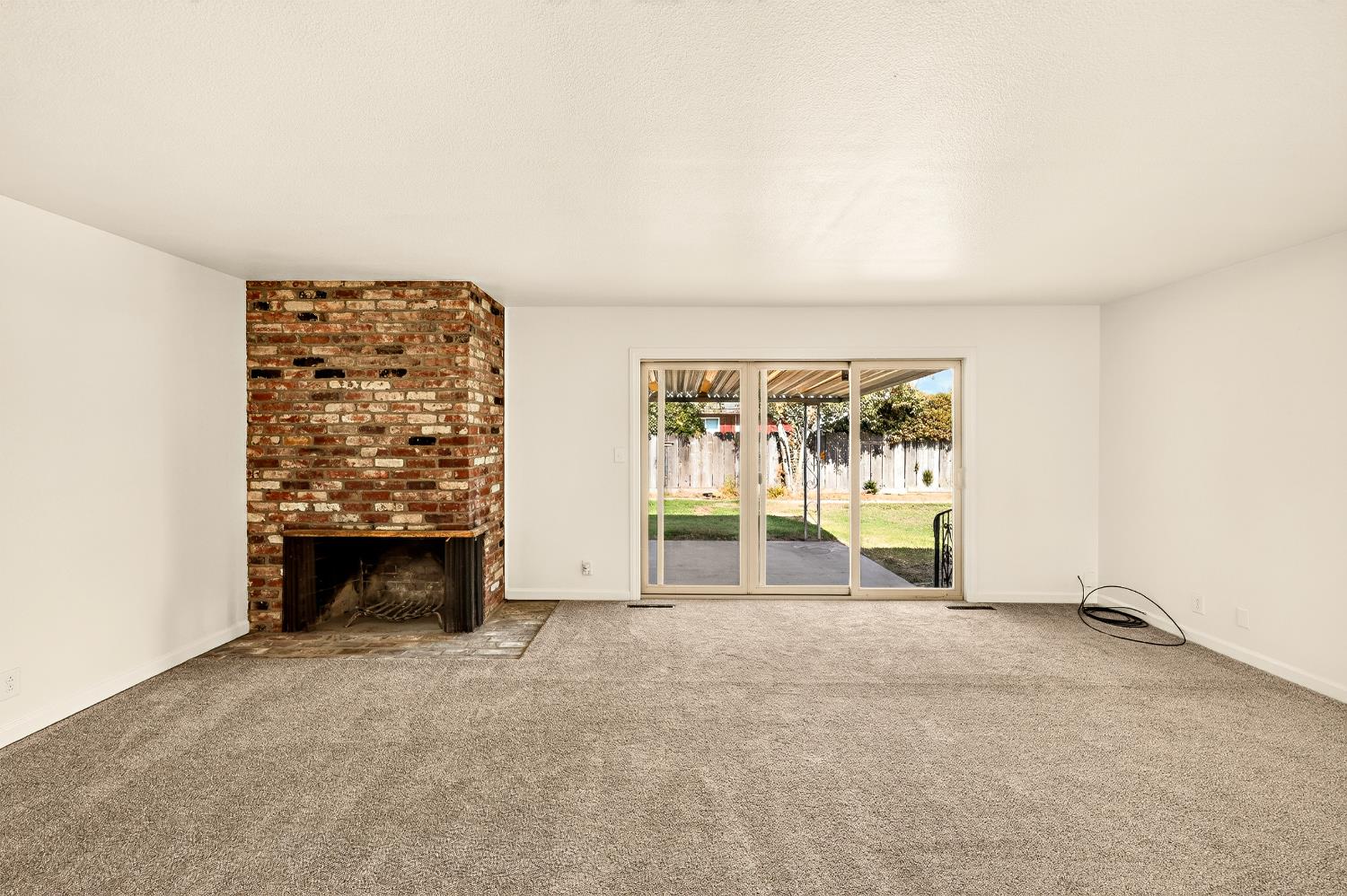 1523 Tamarack Avenue