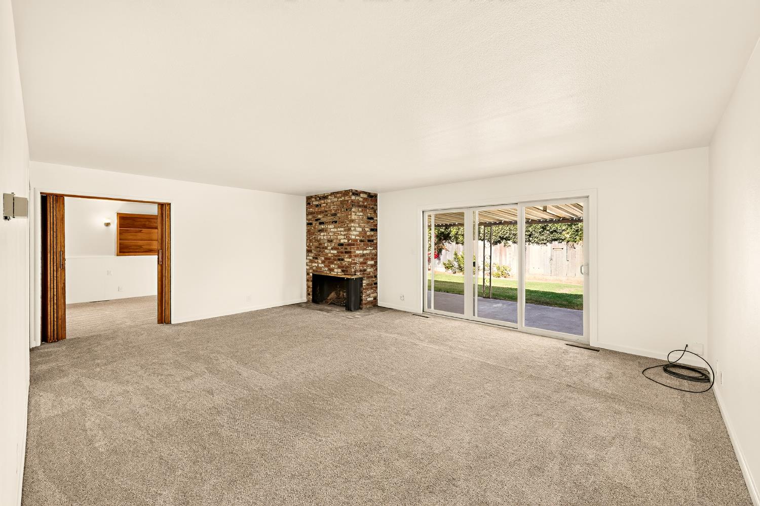 1523 Tamarack Avenue