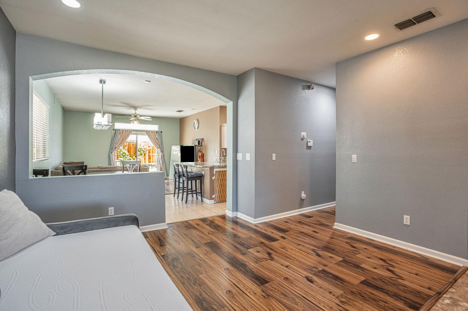 7929 Symington