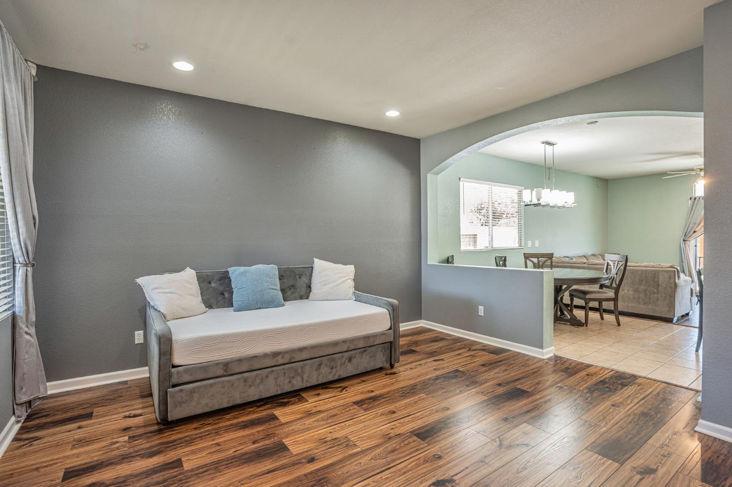 7929 Symington