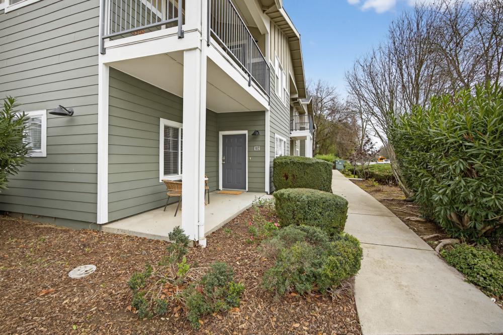 1818 Moore Boulevard 102