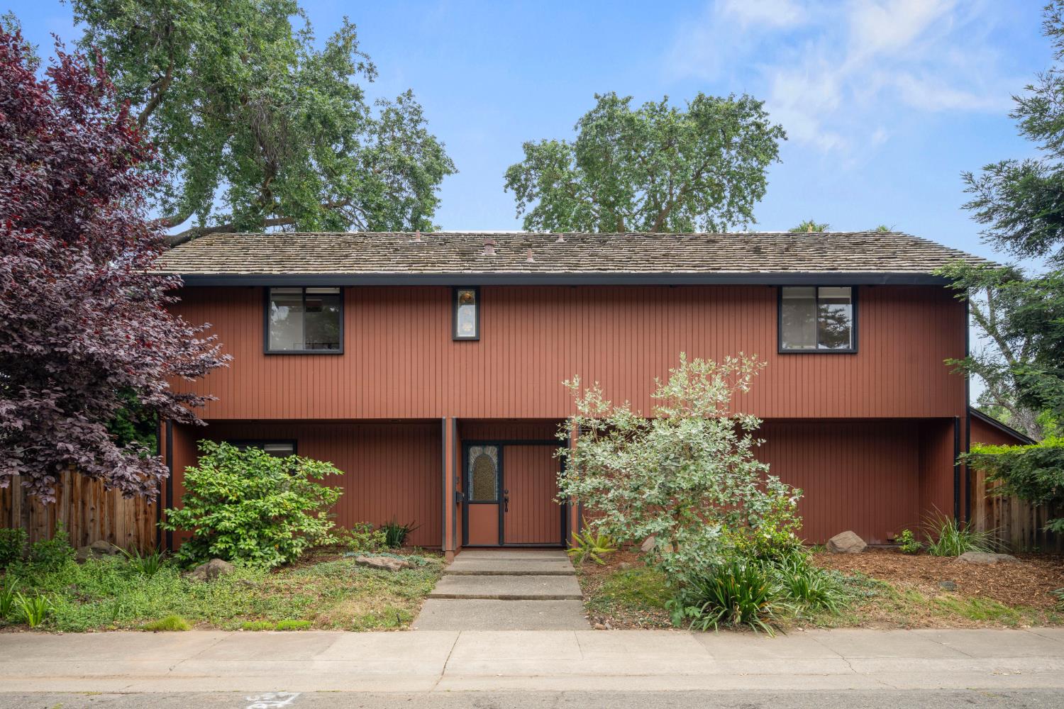 732 Blackmer Circle