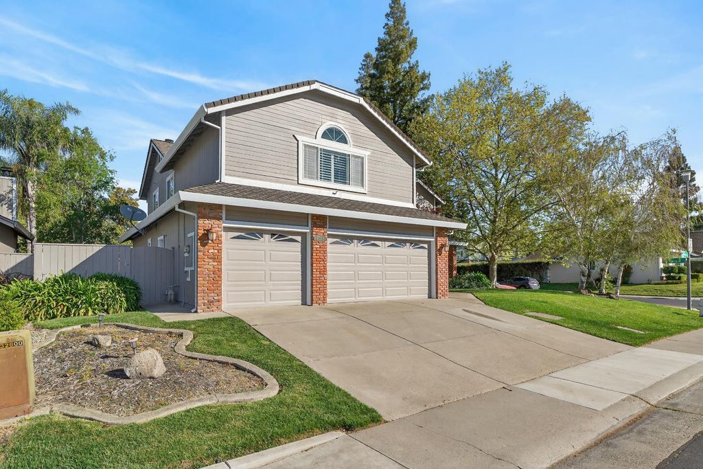 Photo of 7535 Wynndel Way, Elk Grove, CA 95758 (MLS # 226033081)