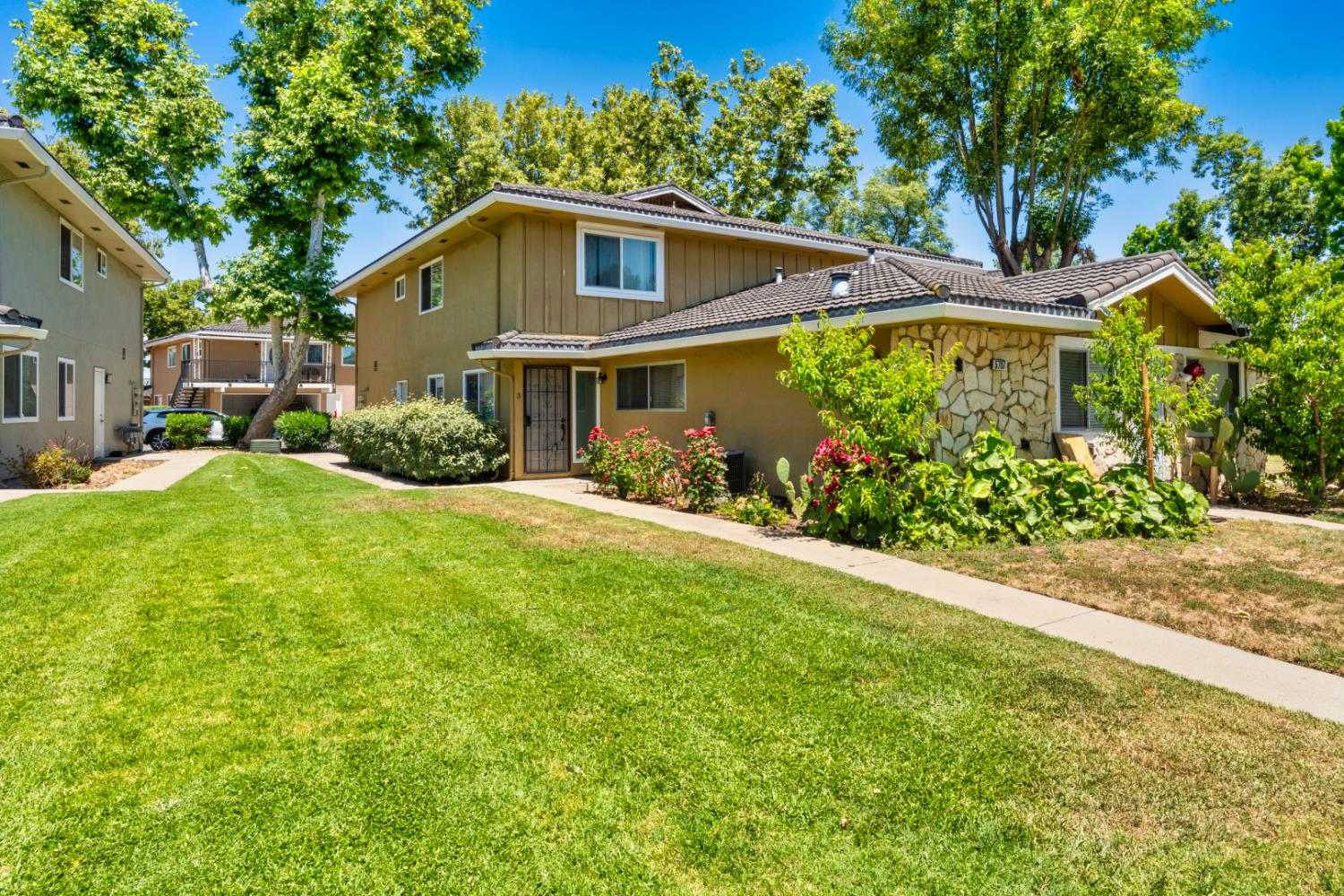 5707 Calmor 3