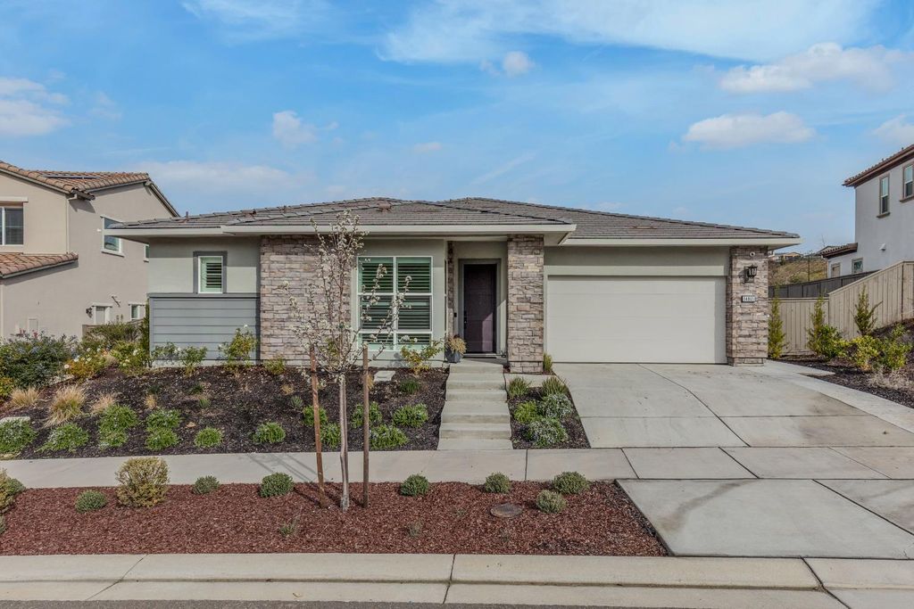 Photo of 14805 Prairie Gold Circle, Folsom, CA 95630 (MLS # 226015956)