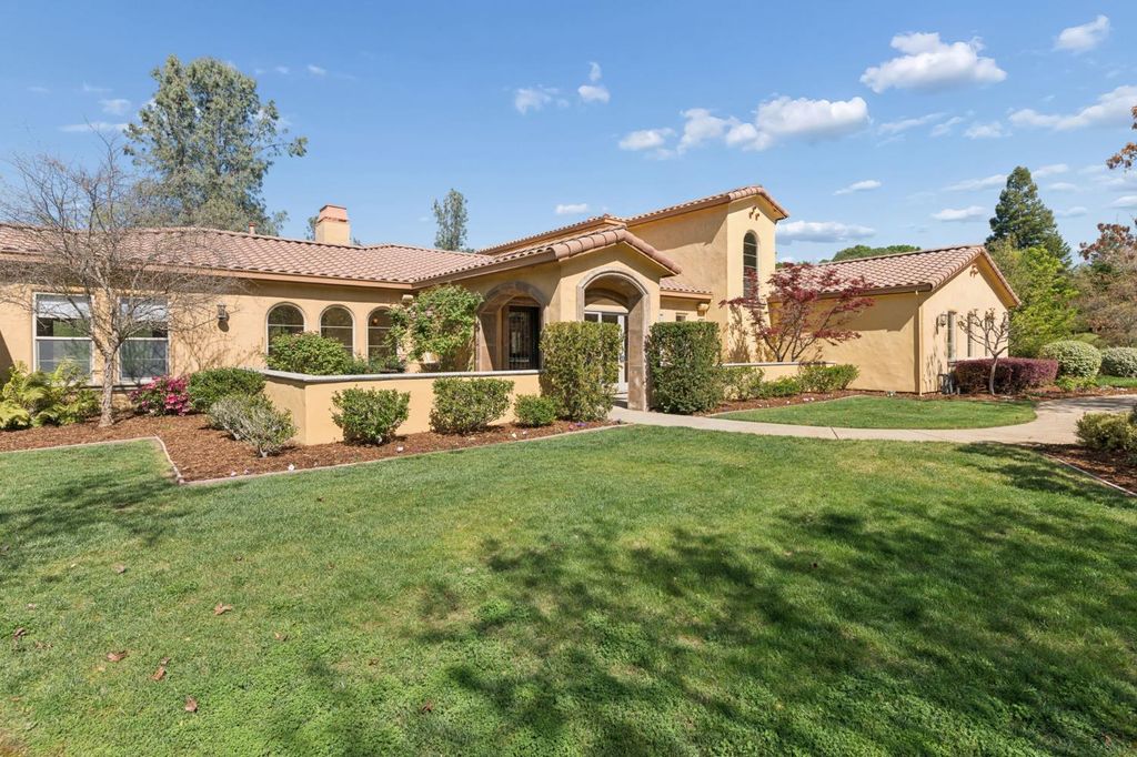 Photo of 5180 Remuda Court, Shingle Springs, CA 95682 (MLS # 226032624)