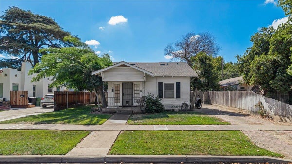 328 2ND ST, RIPON, CA 95366 - Image aa3c6bb959f84acbc858af3a5e421f4e/1859364388