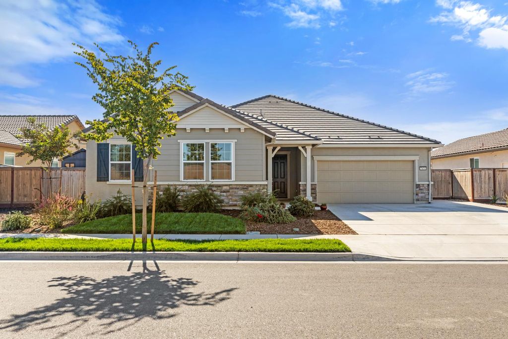 Photo of 7634 Path Drive, Hughson, CA 95326 (MLS # 225140101)