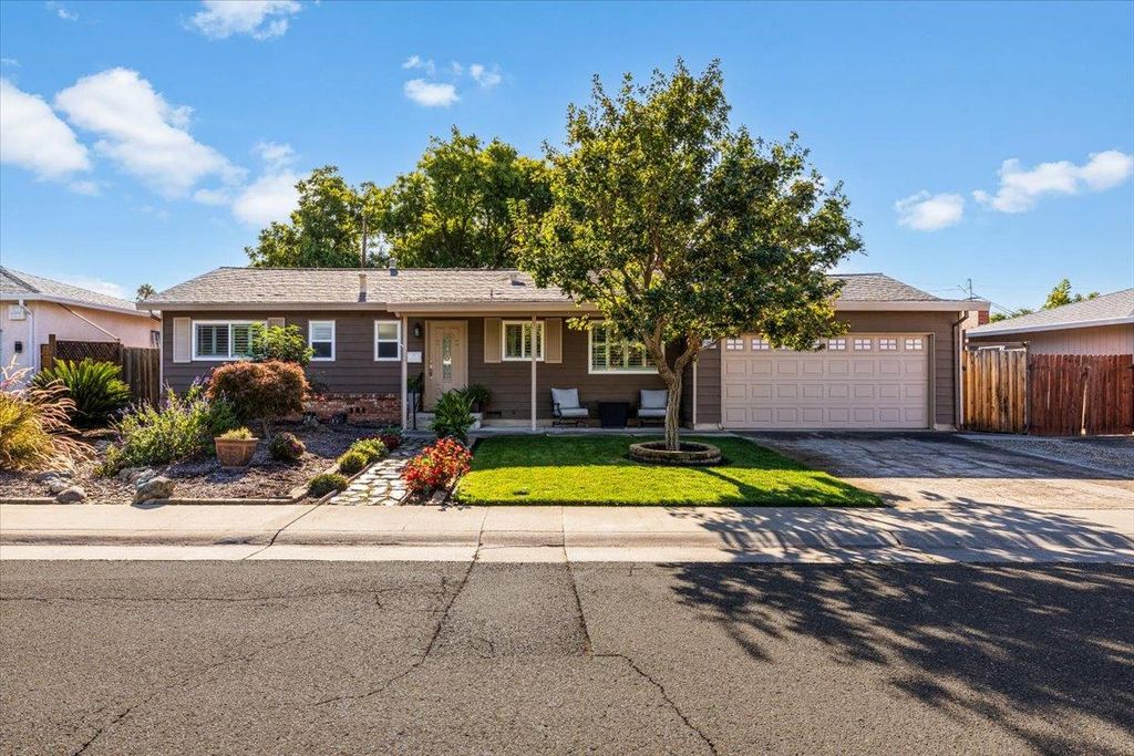Photo of 151 Glenn Drive, Folsom, CA 95630 (MLS # 225132604)