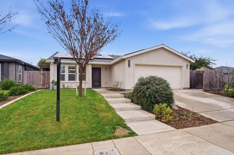 576 Janell Court Merced CA 95341