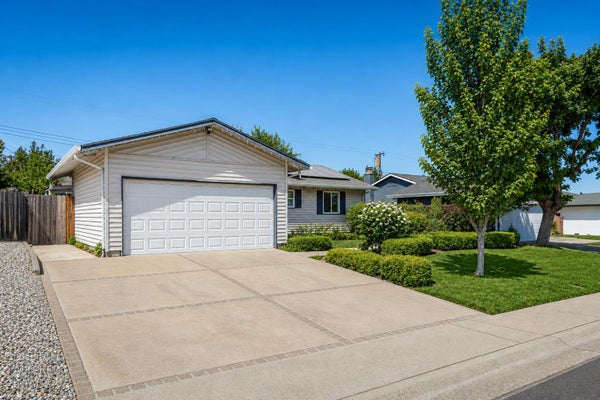 5409 CALISTOGA WAY, SACRAMENTO, CA 95841 - Image aa583269f5da43c49caa60c65b77f1bb/2219206413