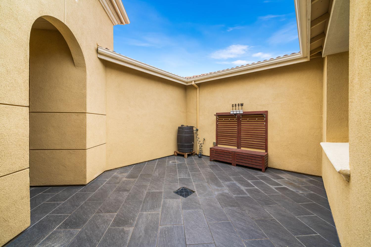 552 N Miraloma Court