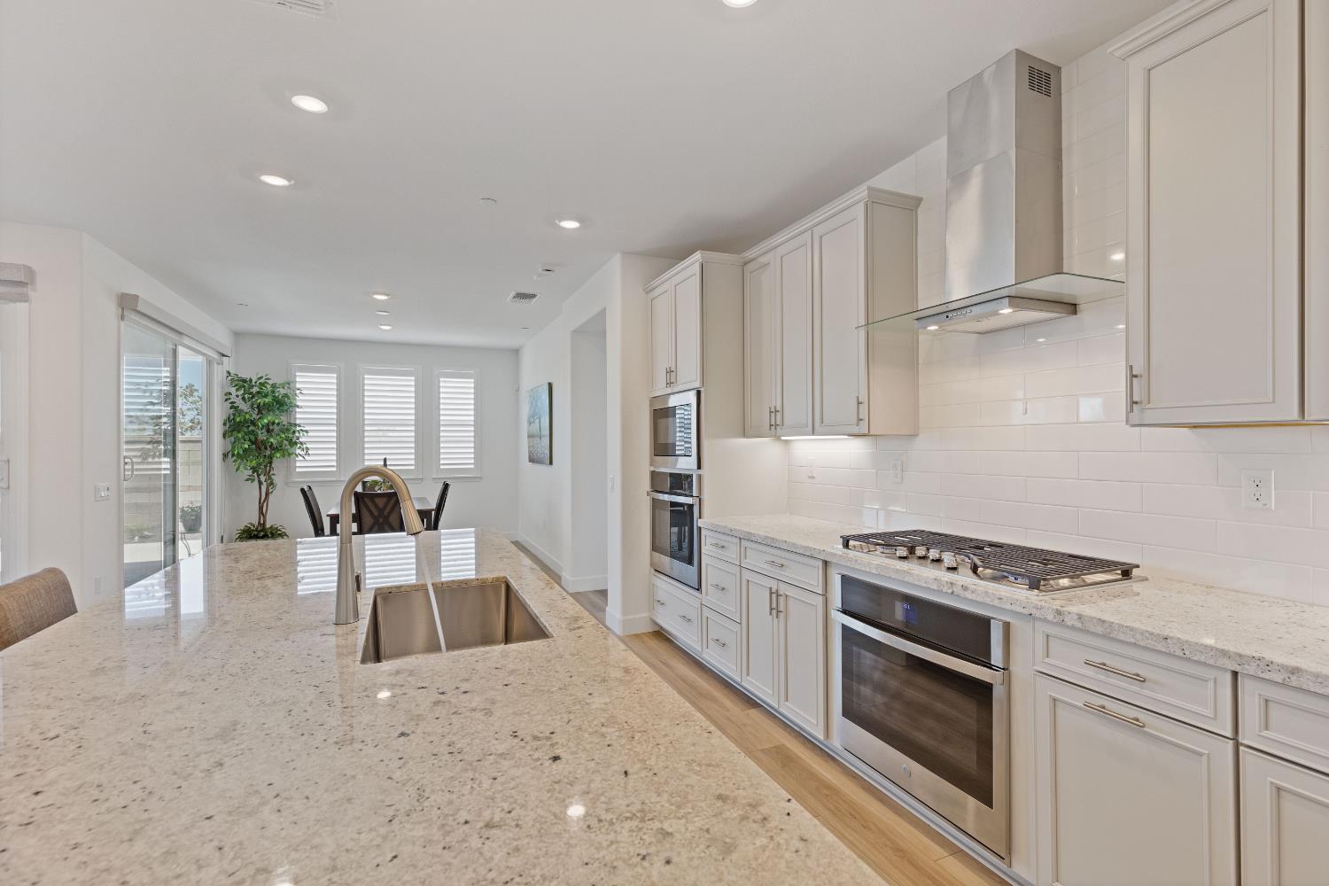 5030 Peace Lily Lane