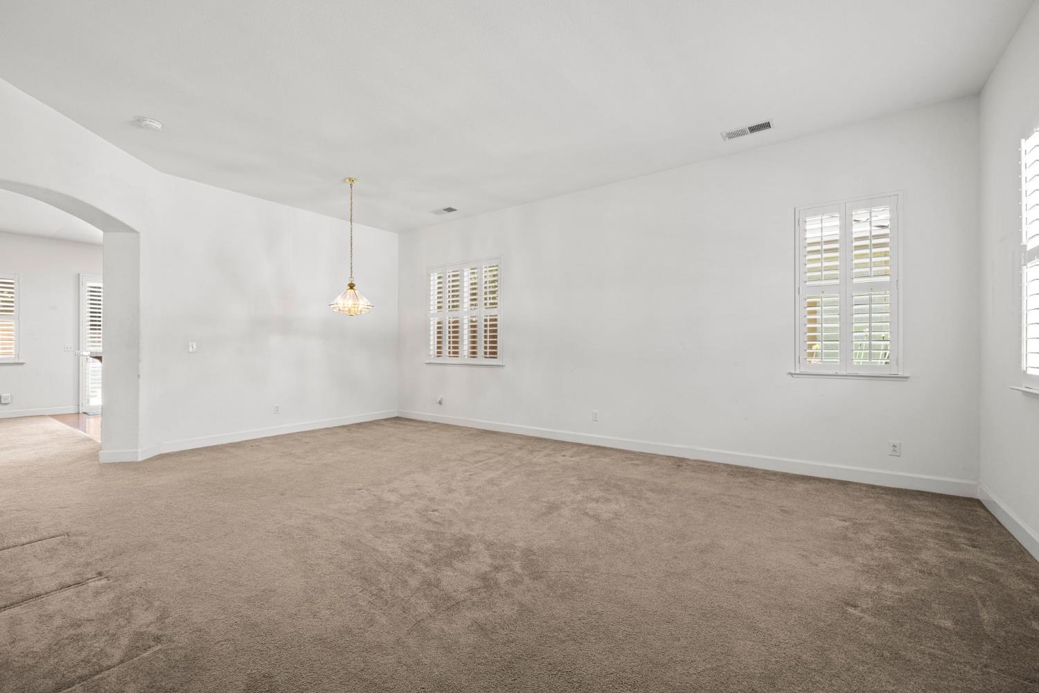 6024 Roswitha Court