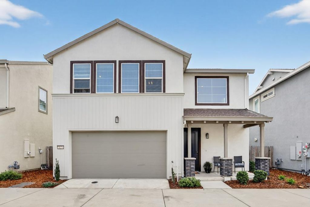 Photo of 3124 Sunny Gate Lane, Folsom, CA 95630 (MLS # 226007806)