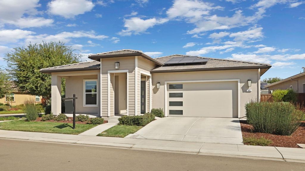 Photo of 605 Victoria Drive, Manteca, CA 95336 (MLS # 225128969)