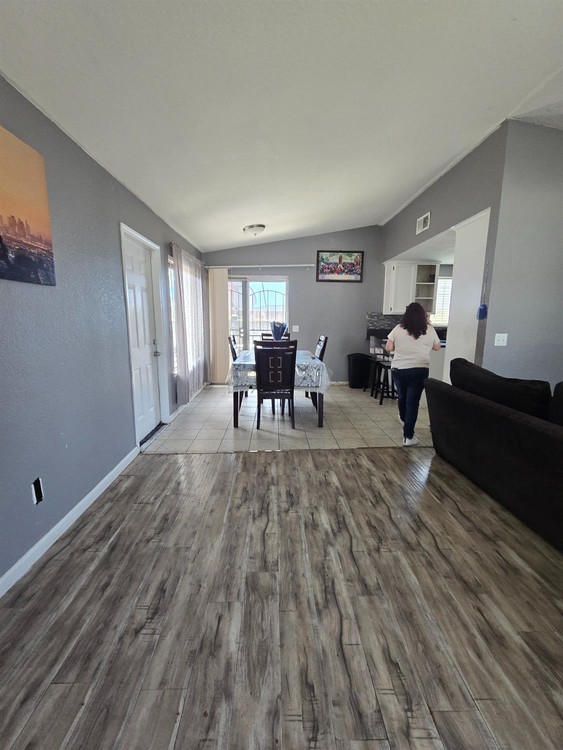 4631 Country Scene Way
