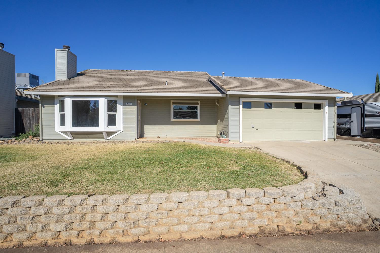 627 Oakshire Drive