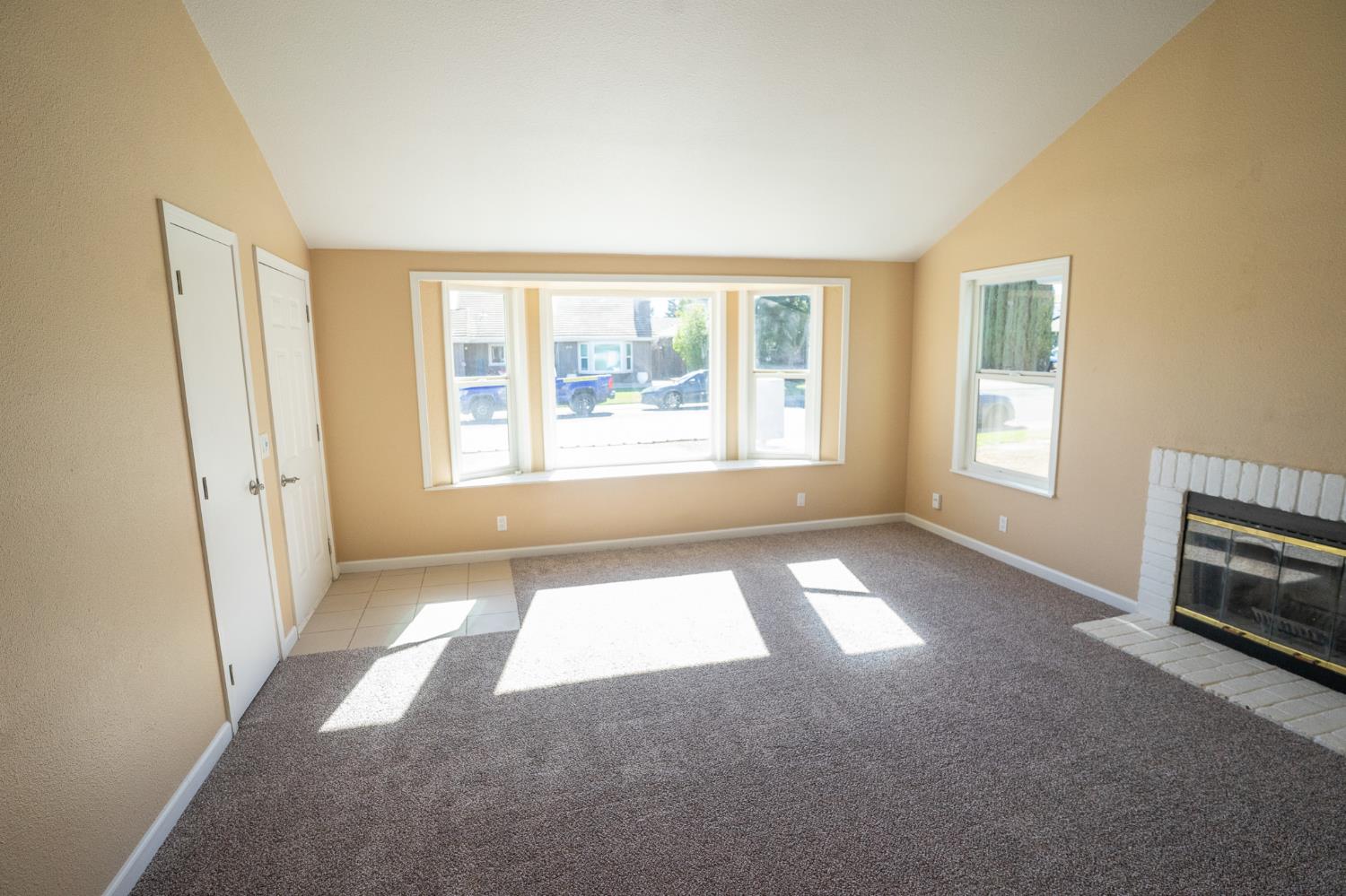 627 Oakshire Drive