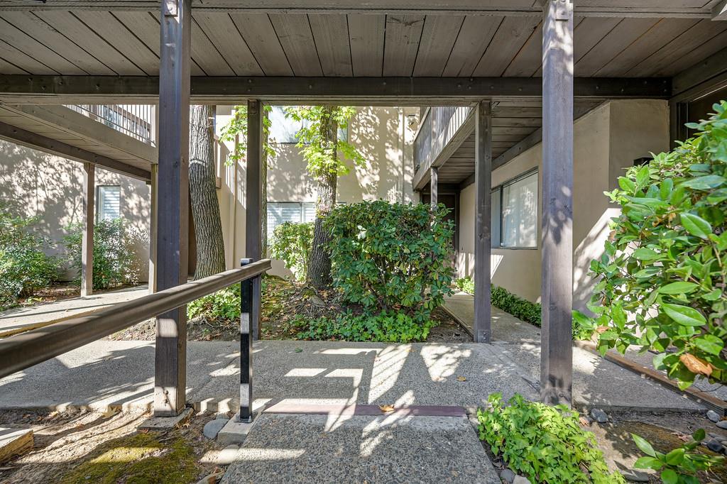 660 Woodside Sierra 3