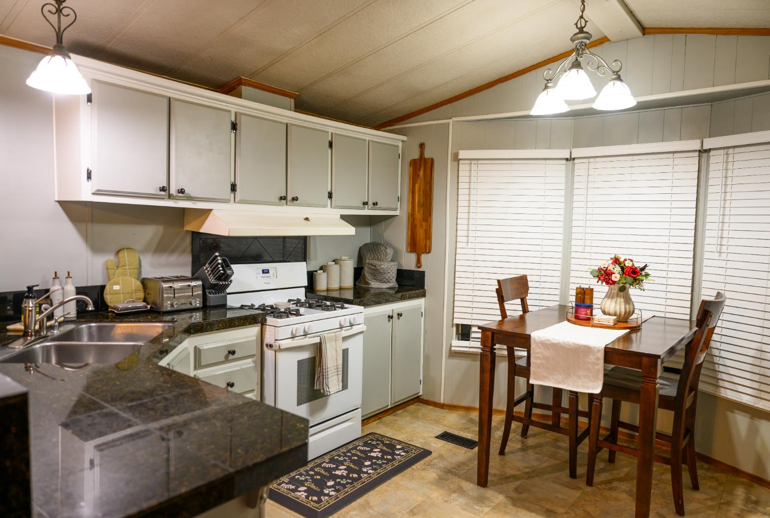 22235 Foresthill Road 34