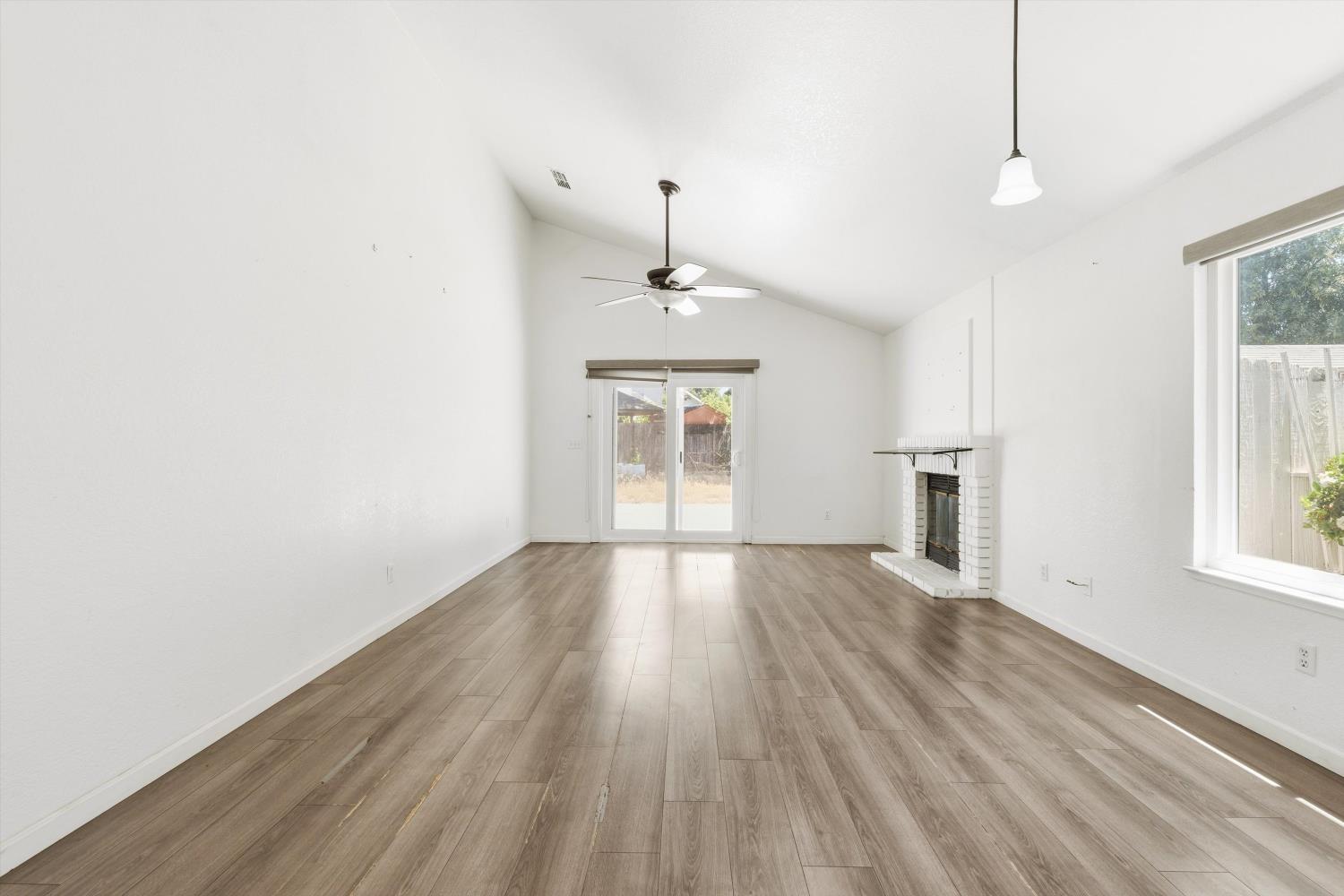 7 Windbrook Court