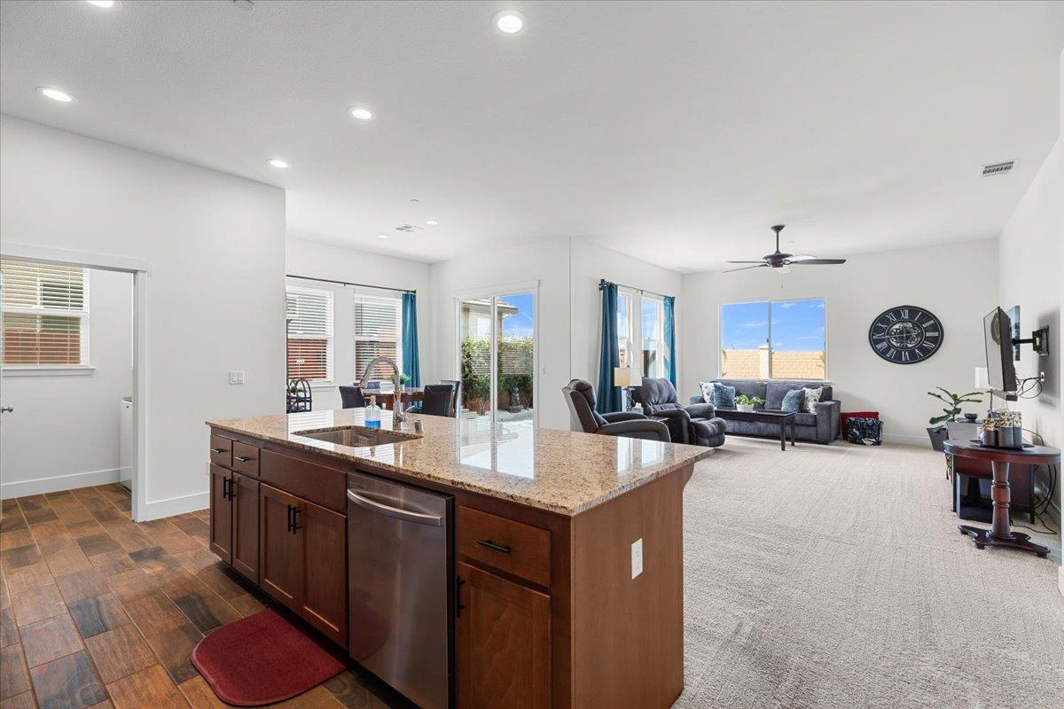 Los Banos, California 93635, United States, 3 Bedrooms Bedrooms, ,2 BathroomsBathrooms,Residential,Active,93799