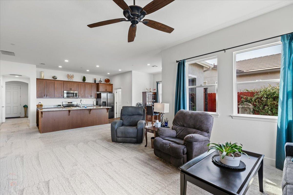 Los Banos, California 93635, United States, 3 Bedrooms Bedrooms, ,2 BathroomsBathrooms,Residential,Active,93799