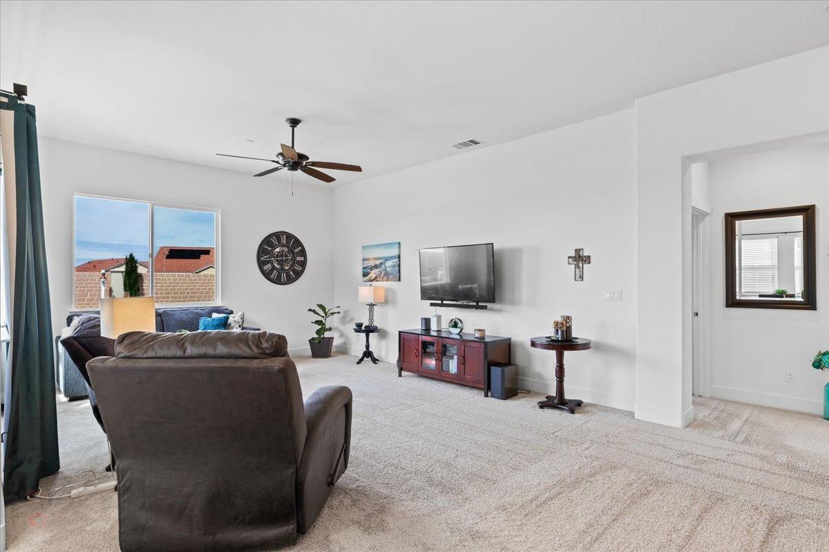 Los Banos, California 93635, United States, 3 Bedrooms Bedrooms, ,2 BathroomsBathrooms,Residential,Active,93799