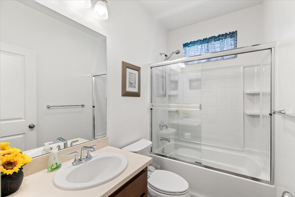 Los Banos, California 93635, United States, 3 Bedrooms Bedrooms, ,2 BathroomsBathrooms,Residential,Active,93799