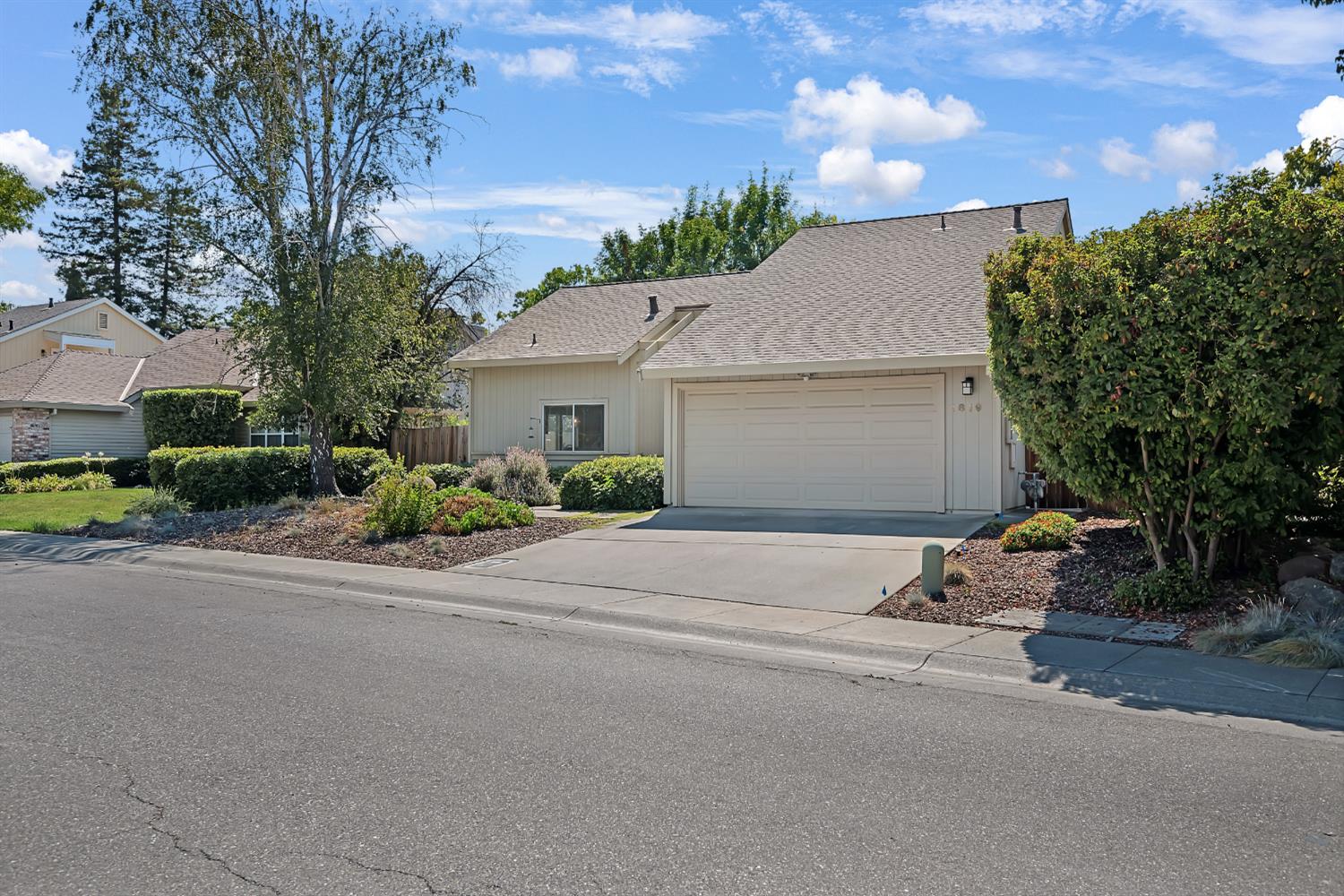 1619 La Habra Court