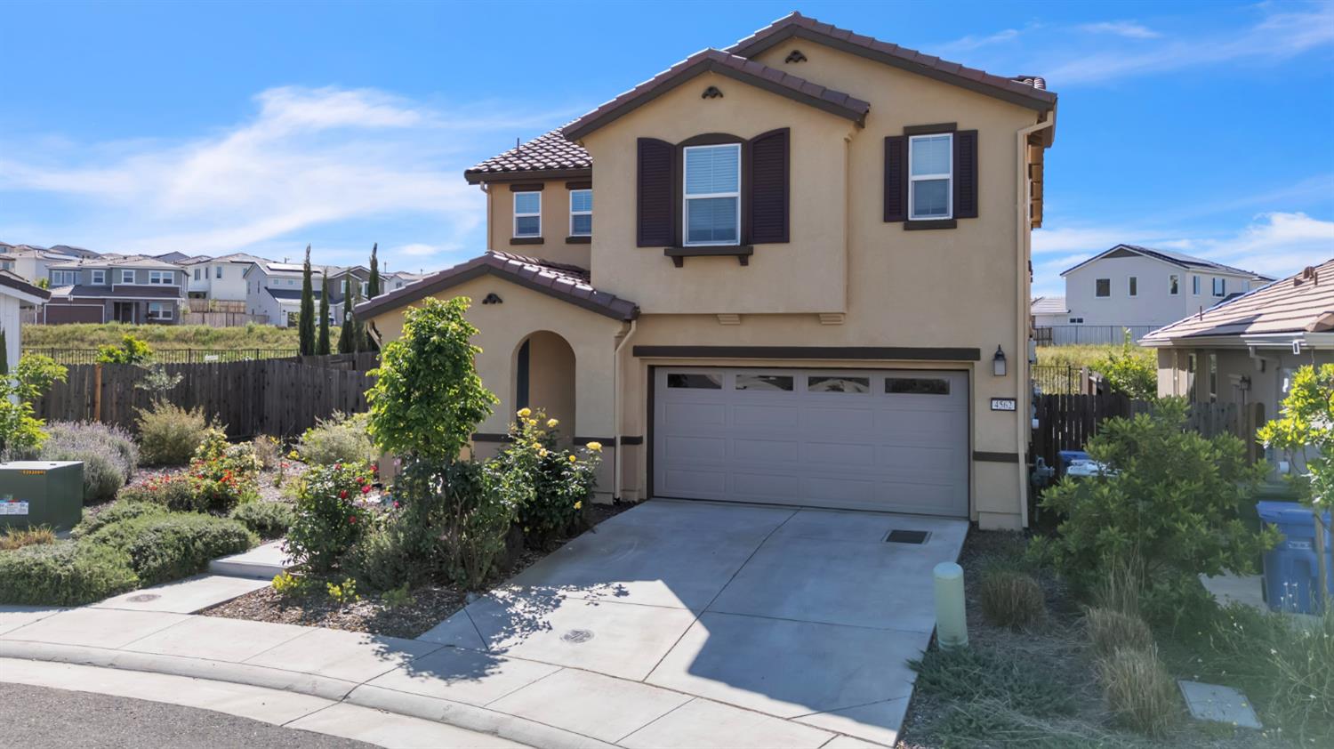 4562 Butterfly Ridge Drive