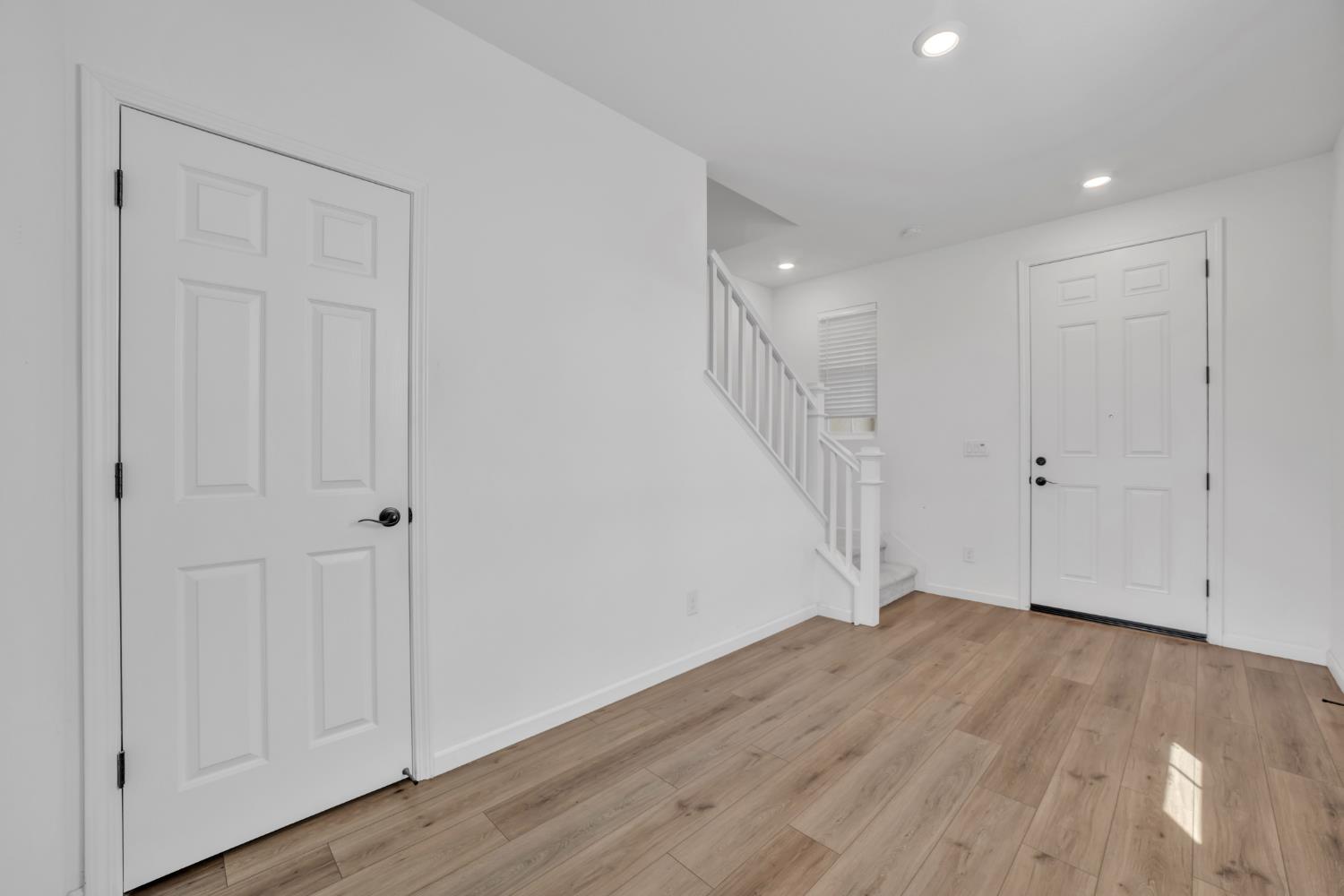 4562 Butterfly Ridge Drive