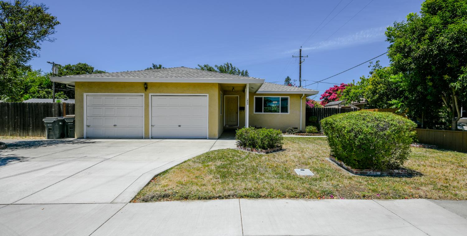 208 Cottonwood Street