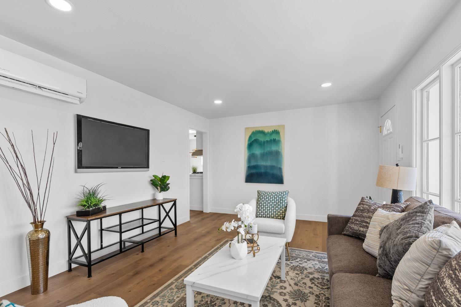 5625 La Campana Way