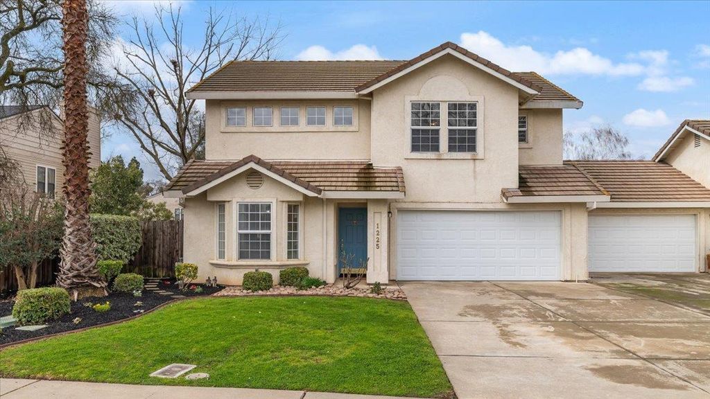 Photo of 1225 Lilac Street, Lodi, CA 95242 (MLS # 226019628)