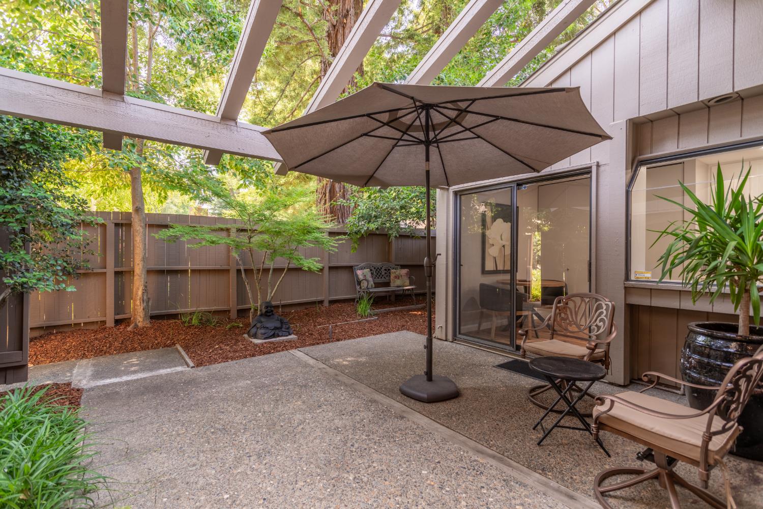 411 Dunbarton Circle
