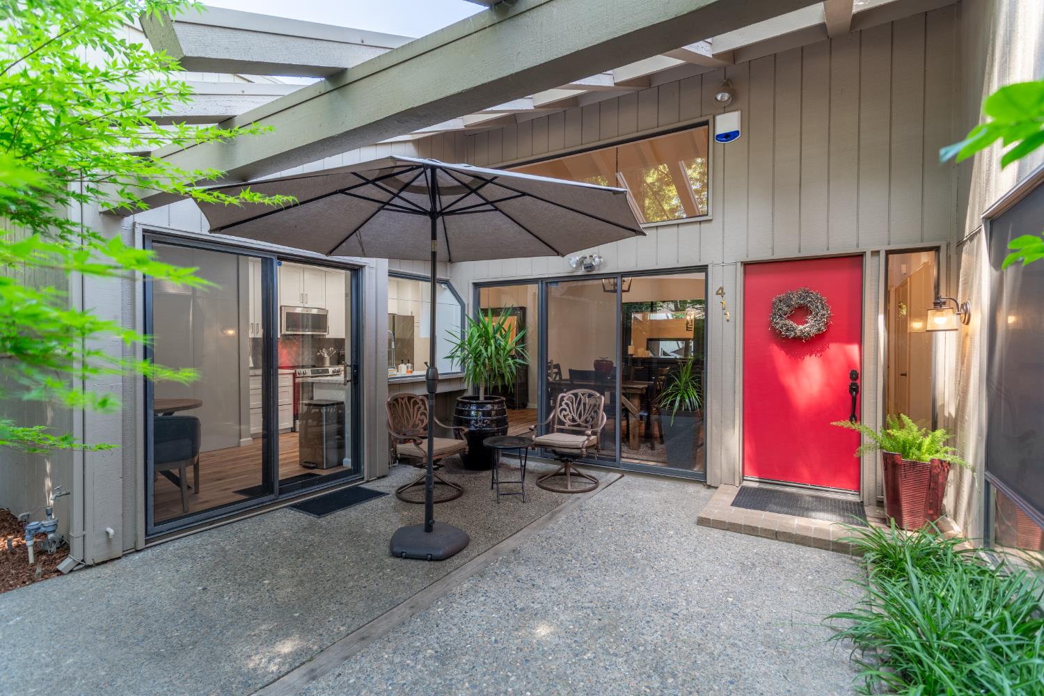 411 Dunbarton Circle