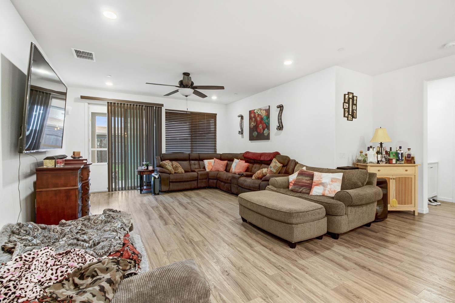 7595 Blue Bell Circle