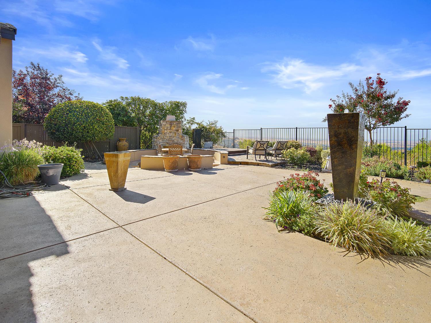 El Dorado Hills, California 95762, United States, 4 Bedrooms Bedrooms, ,4 BathroomsBathrooms,Residential,Active,212337