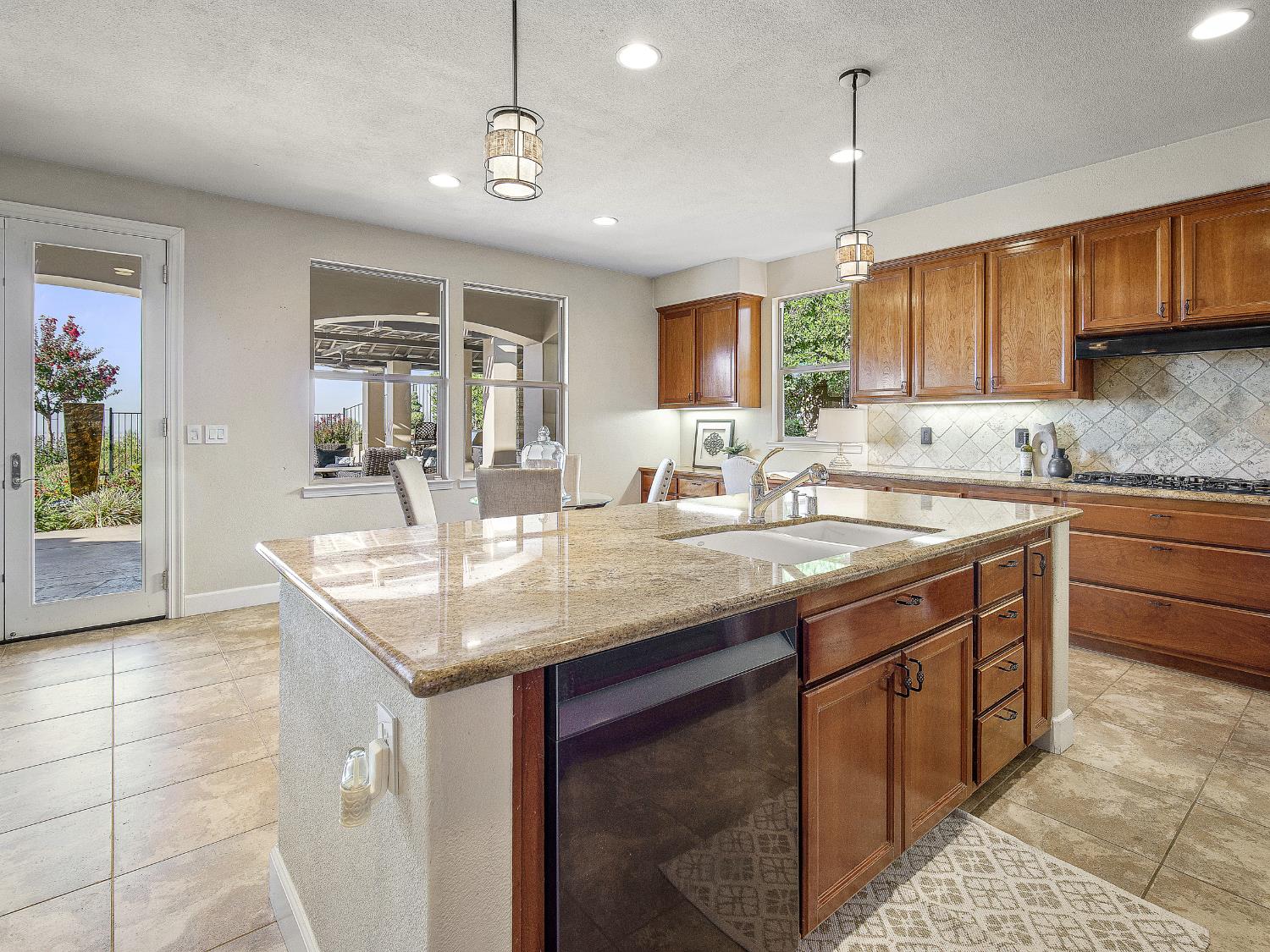 El Dorado Hills, California 95762, United States, 4 Bedrooms Bedrooms, ,4 BathroomsBathrooms,Residential,Active,212337