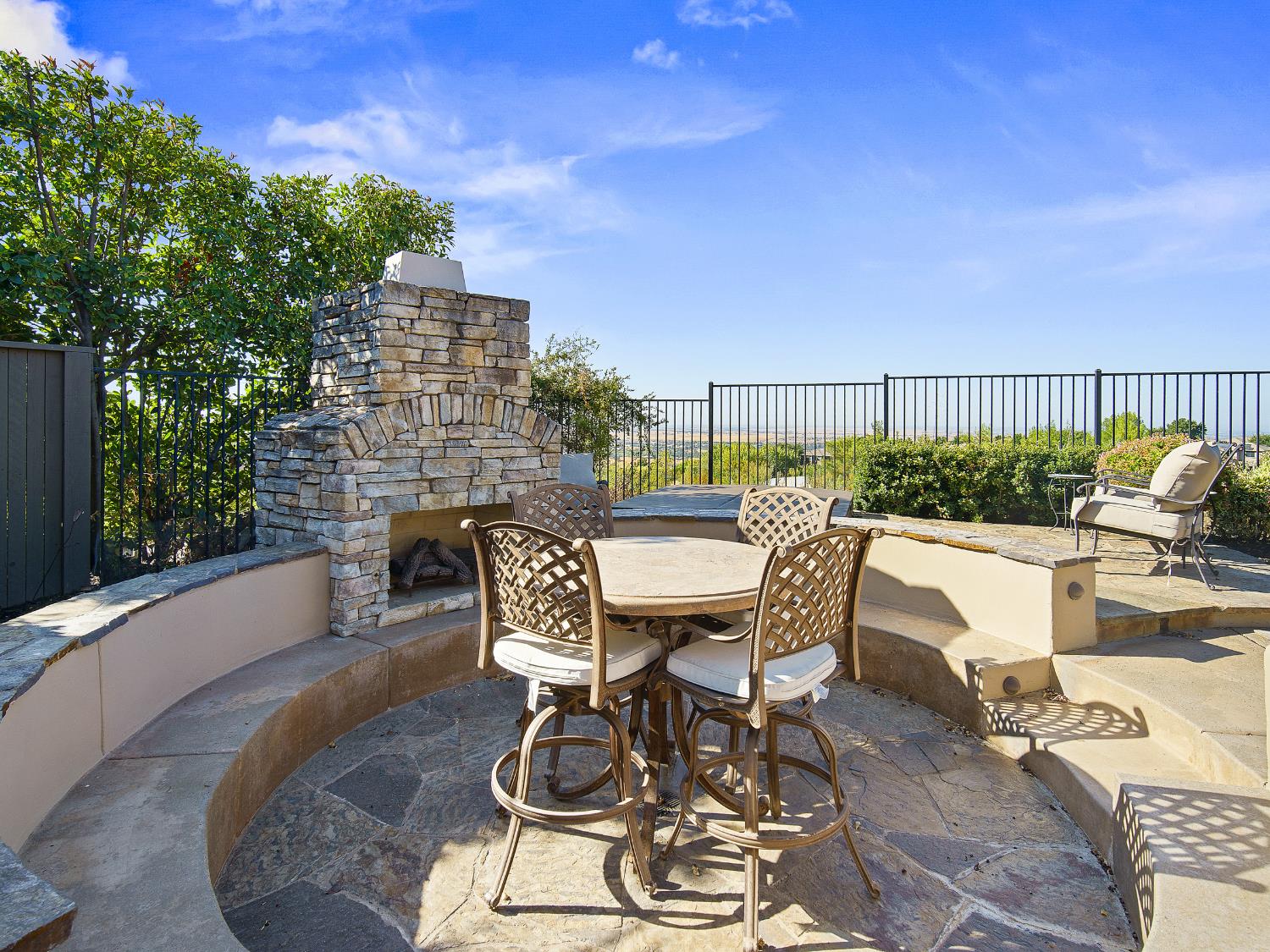 El Dorado Hills, California 95762, United States, 4 Bedrooms Bedrooms, ,4 BathroomsBathrooms,Residential,Active,212337