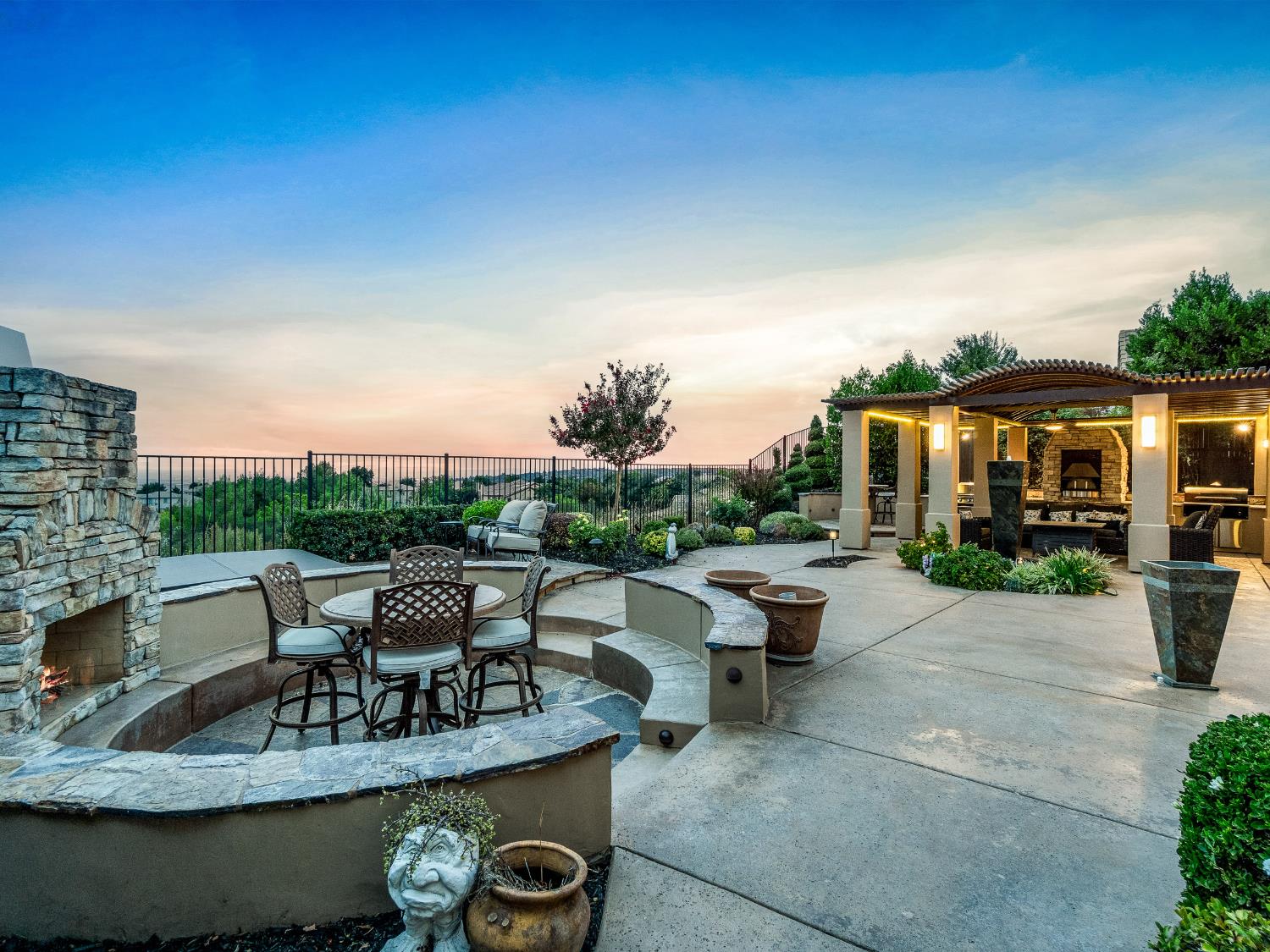 El Dorado Hills, California 95762, United States, 4 Bedrooms Bedrooms, ,4 BathroomsBathrooms,Residential,Active,212337