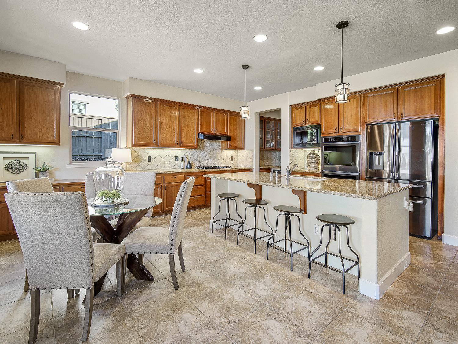 El Dorado Hills, California 95762, United States, 4 Bedrooms Bedrooms, ,4 BathroomsBathrooms,Residential,Active,212337