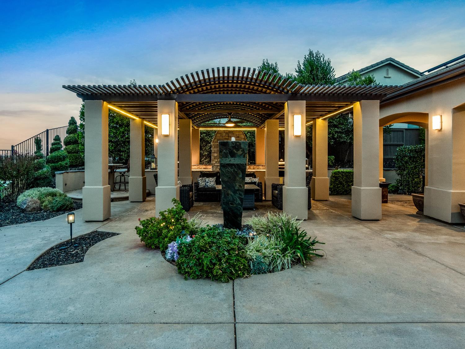 El Dorado Hills, California 95762, United States, 4 Bedrooms Bedrooms, ,4 BathroomsBathrooms,Residential,Active,212337