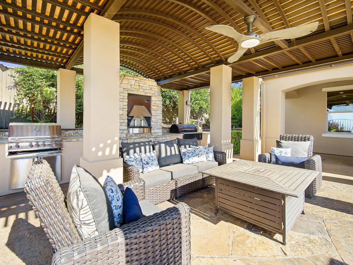 El Dorado Hills, California 95762, United States, 4 Bedrooms Bedrooms, ,4 BathroomsBathrooms,Residential,Active,212337