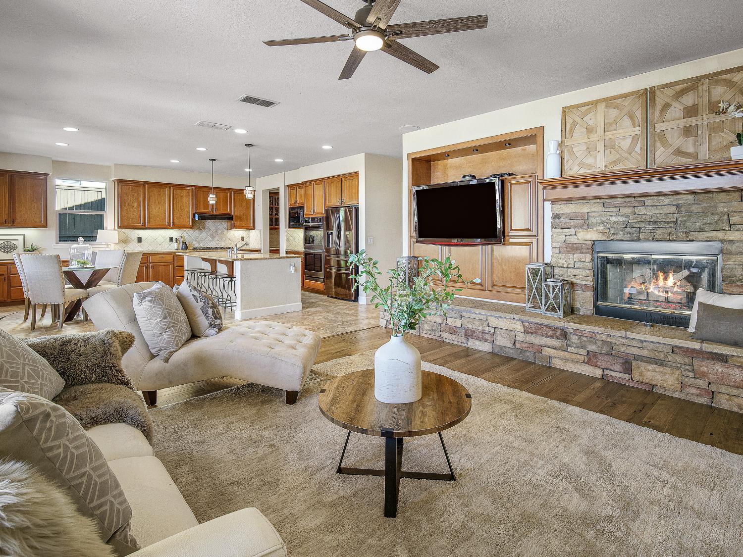 El Dorado Hills, California 95762, United States, 4 Bedrooms Bedrooms, ,4 BathroomsBathrooms,Residential,Active,212337