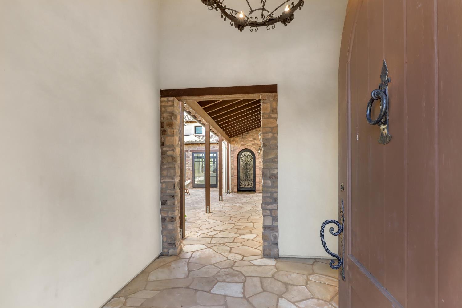 2265 Somerset Circle